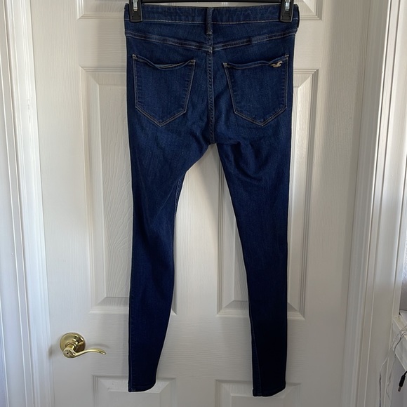 Hollister High Rise Skinny Jean Legging with Advanced Stretch. - Picture 4 of 4